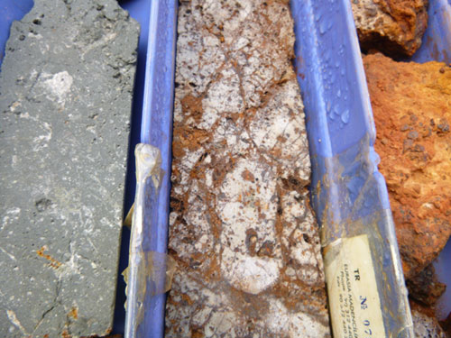 Oxidized high sulfidation gold mineralization at Sisorta.