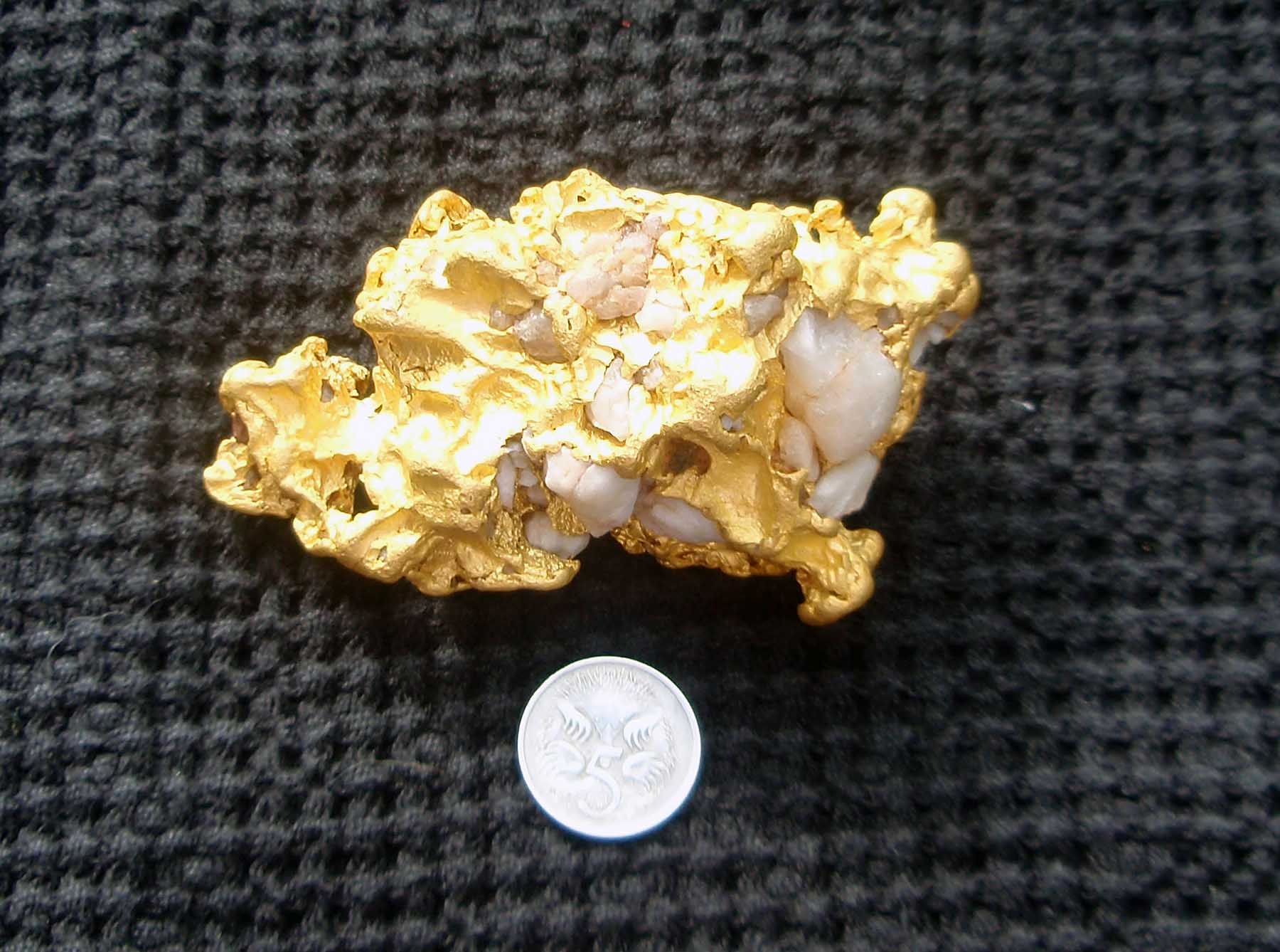 Kooneneberry gold in quartz vein.