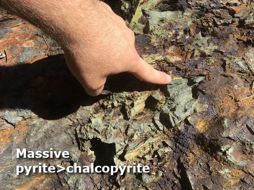 Massive pyrite> Chalcopyrite at Lokken